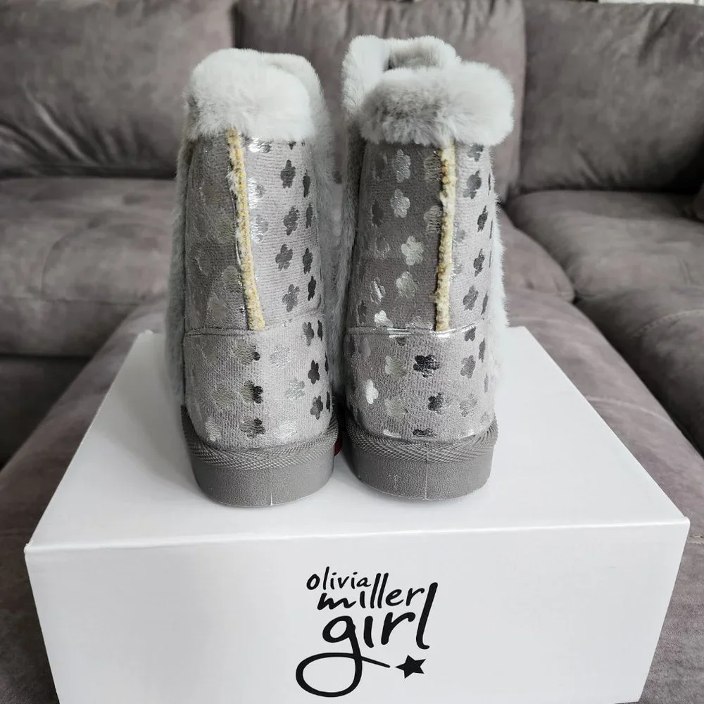 NWT Olivia Miller Girls' Star Slipper Boots Size 3